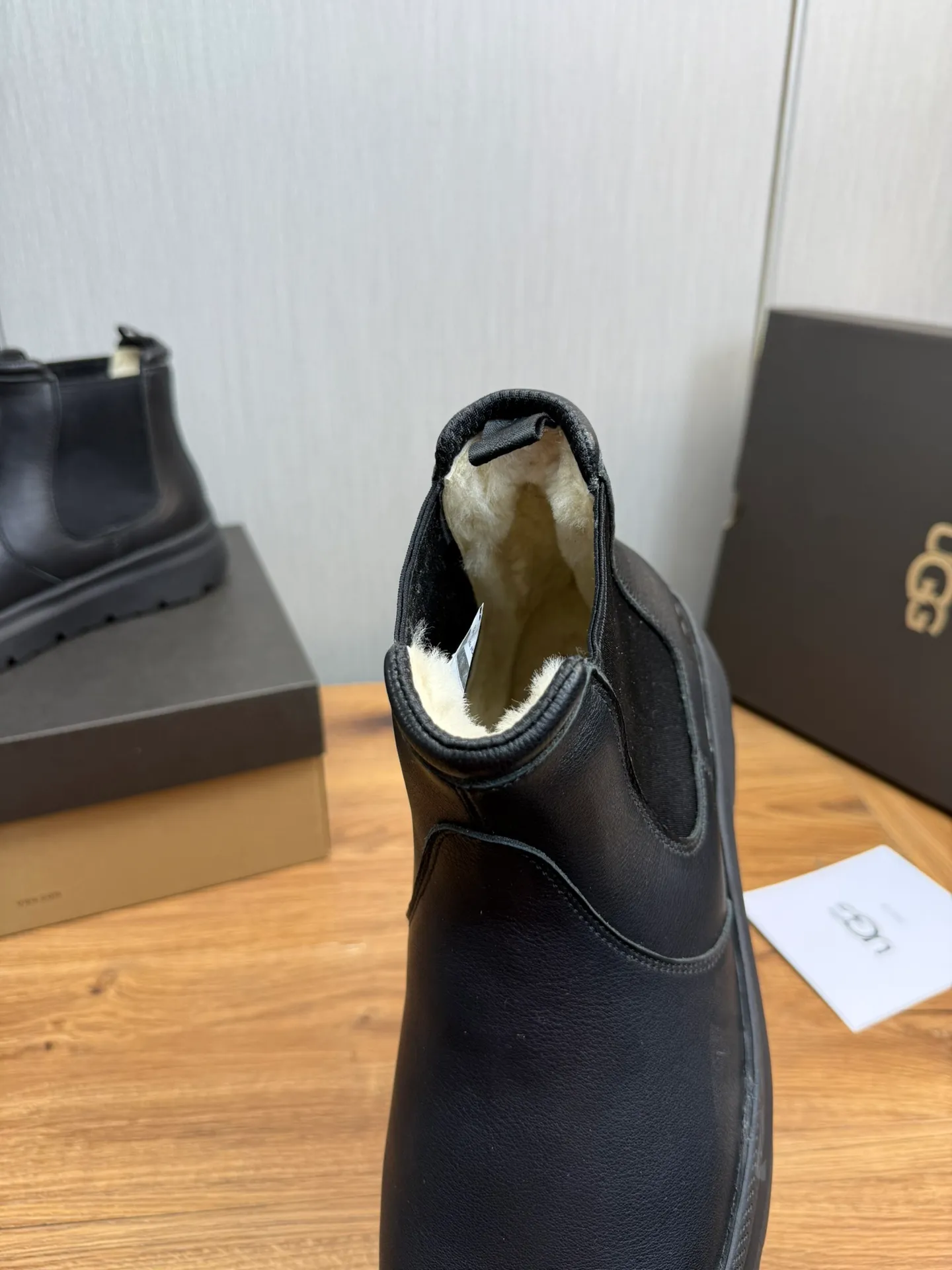 Men's shoes 💰480💰 [UGG] Hot winter warm boots 🐑Purely hand-stitched! Simple and stylish design, frosted cowhide➕Comfortable and warm wool➕UGG original outsole‼ ️Soft and comfortable to wear, good warmth retention, and excellent foot feel. Regular size 41-47